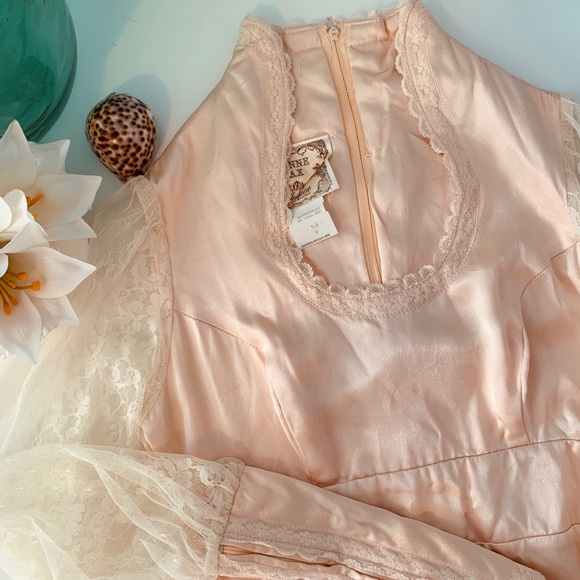 SOLD Size 9 -Satin Pink Peach Lace Gunne Sax Dress* - Picture 5 of 11